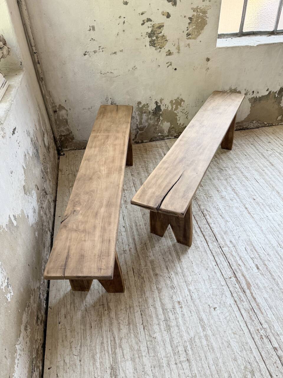 Paire de bancs de ferme en chêne
