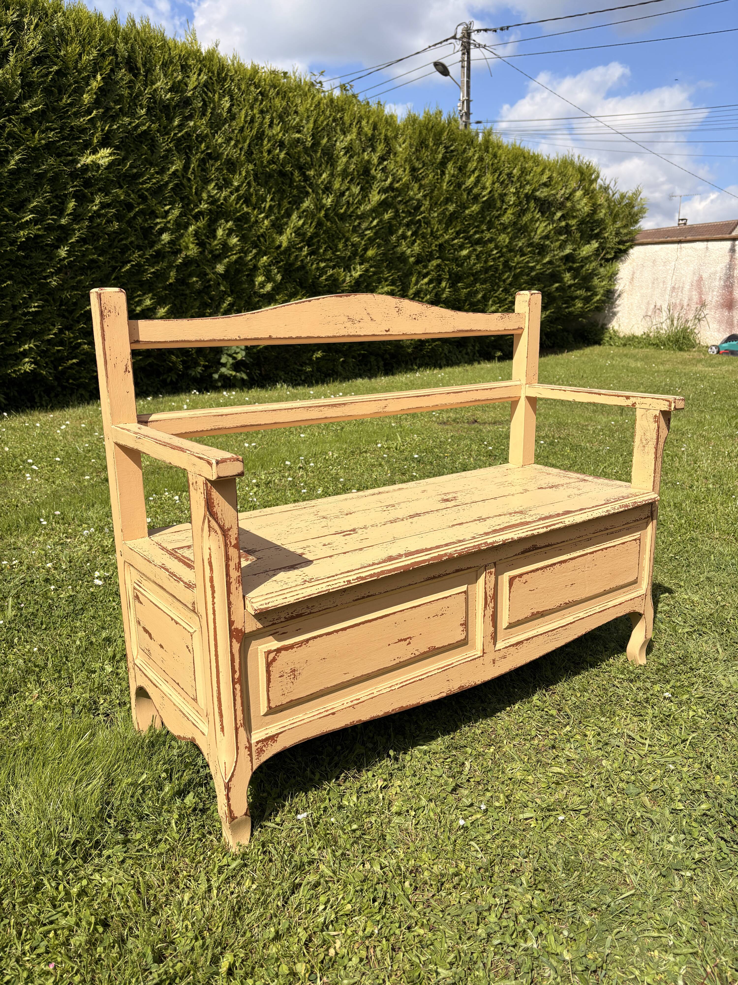 Banc coffre en bois ancien