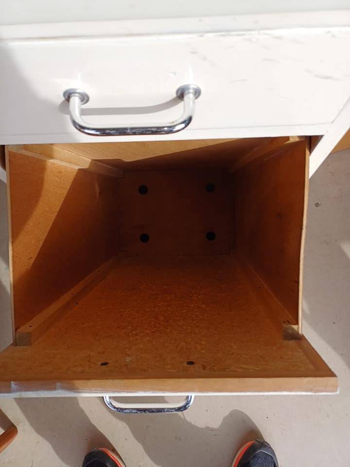 Meuble vintage en bois et formica