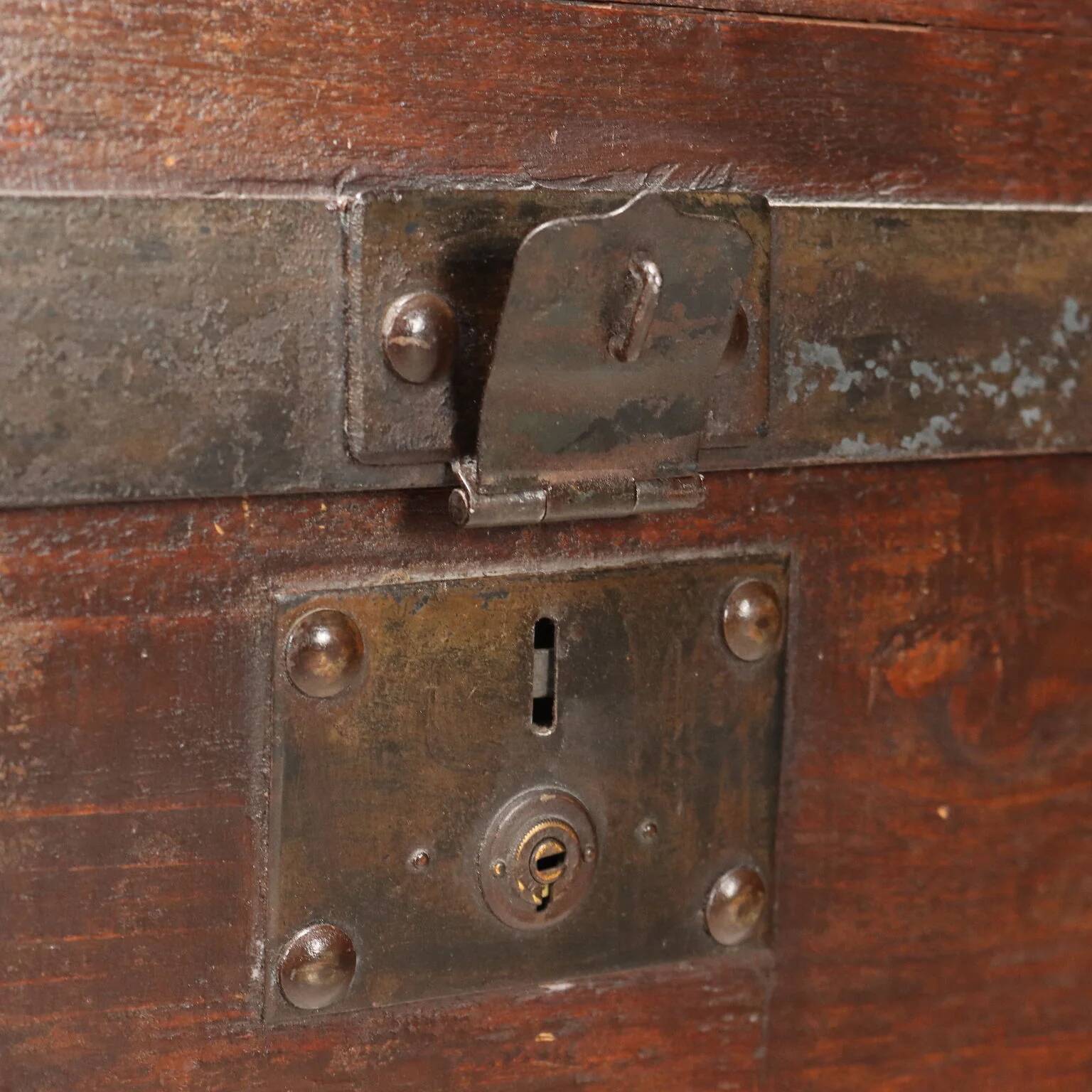 Antique chest in stained oak and iron, Italy, 19th century.