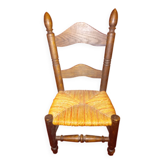 Chaise pour enfant ancienne