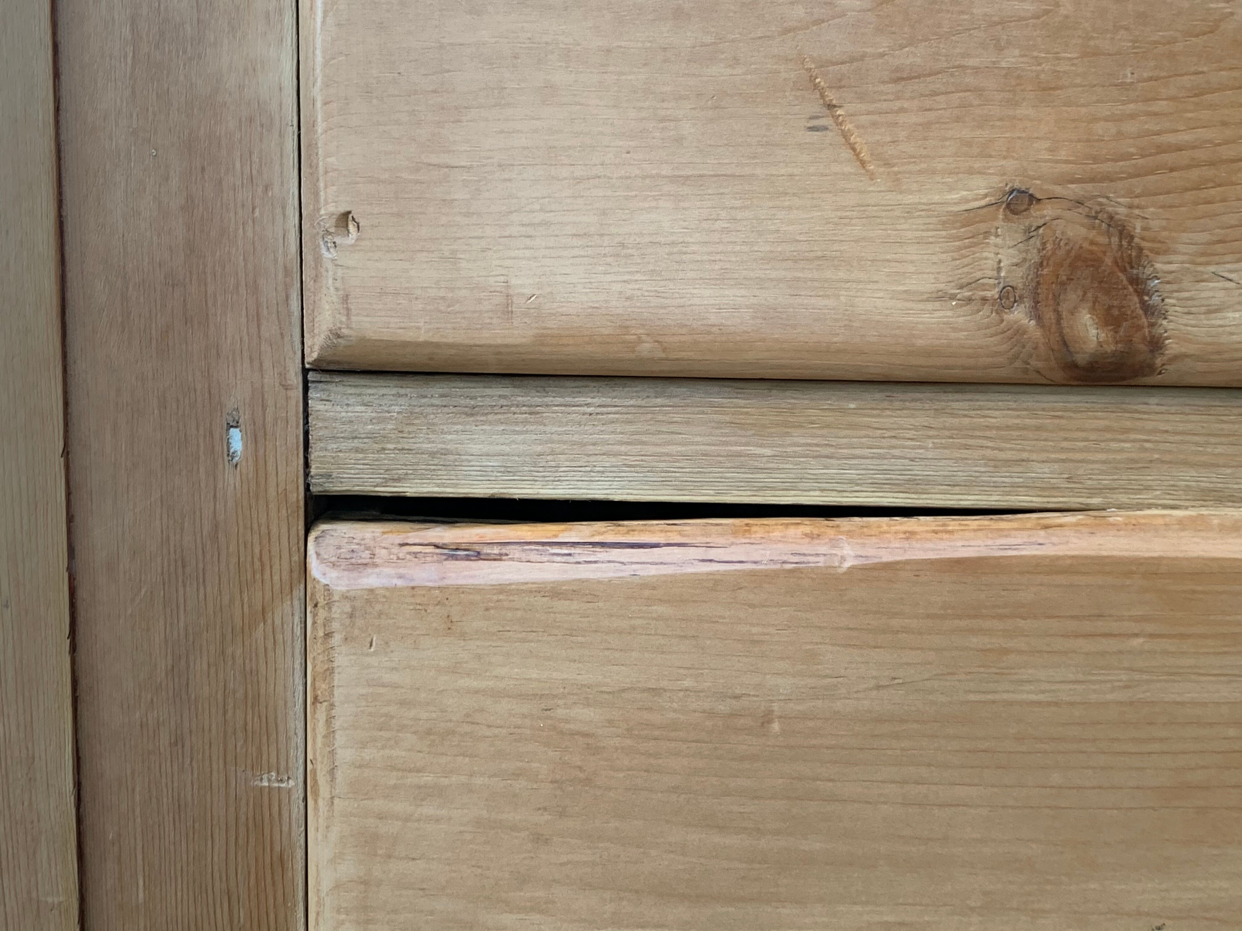 English style chest of drawers 1920 pine and pitchpin