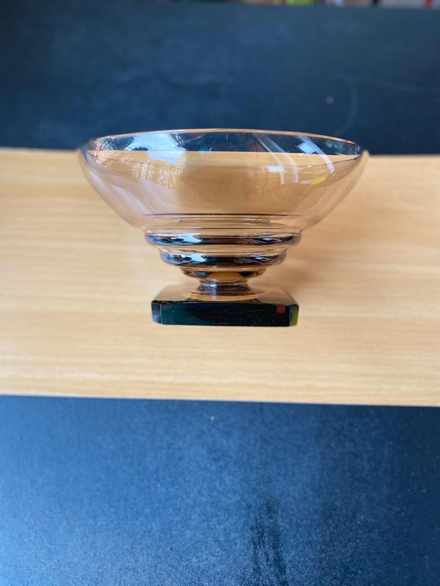 Art Deco footed bowl Daum Nancy, smoked glass, square base, signed