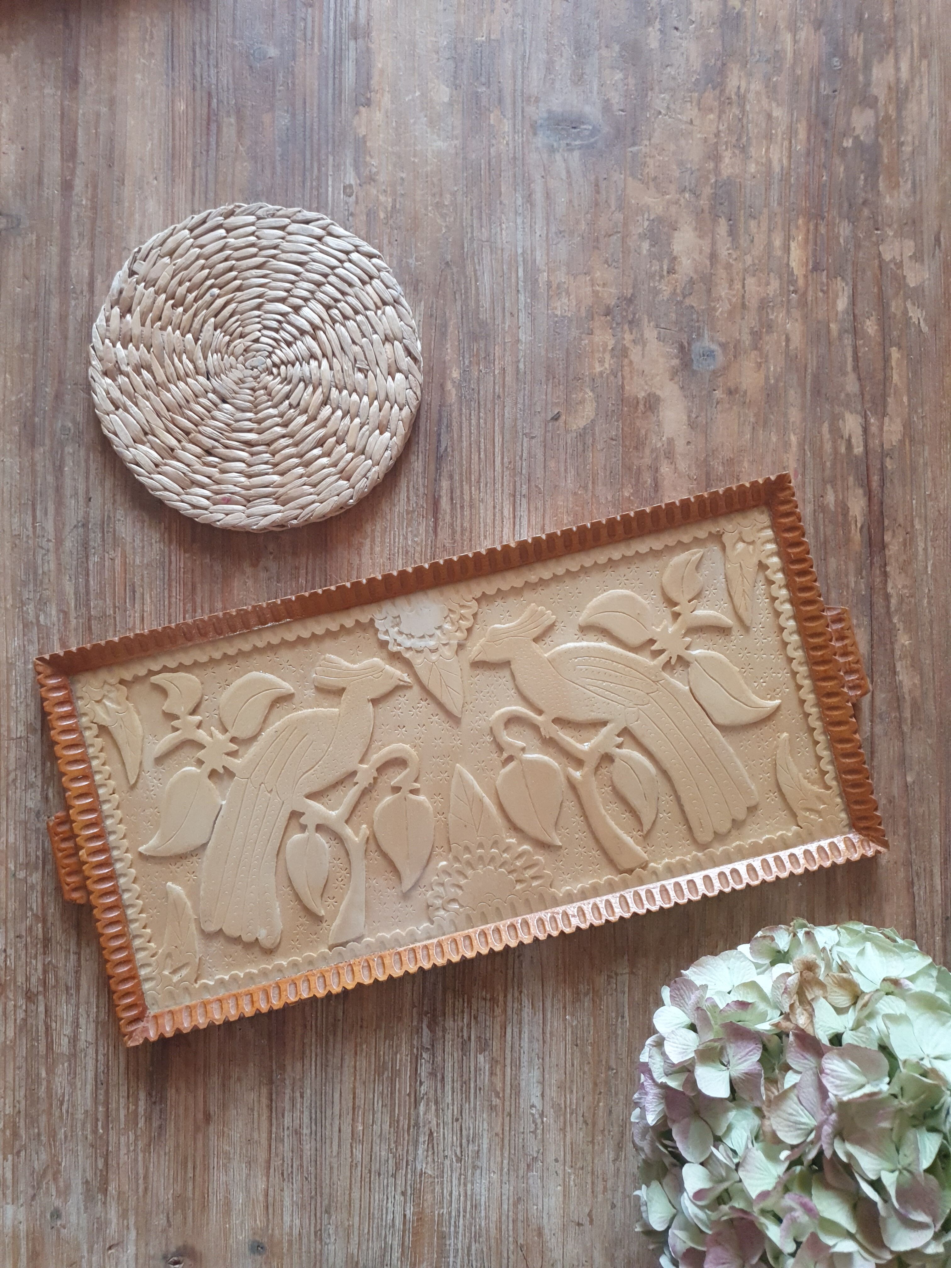 Ethnic tray in glass and carved wood