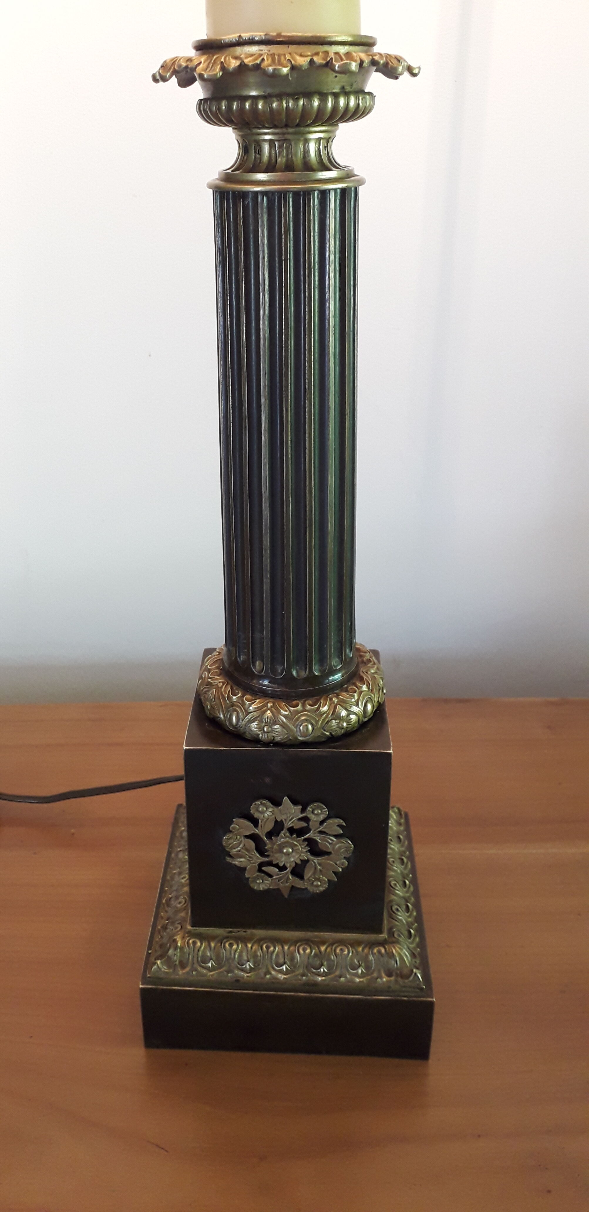 Great empire-style lamp