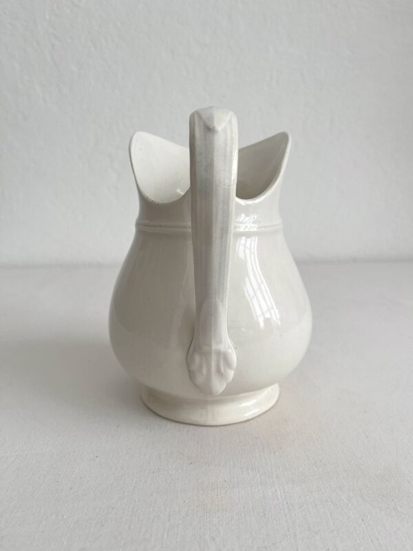 Broc pichet blanc ancien terre de fer opaque de Sarreguemines