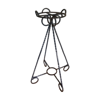 Wrought iron harness plant holder