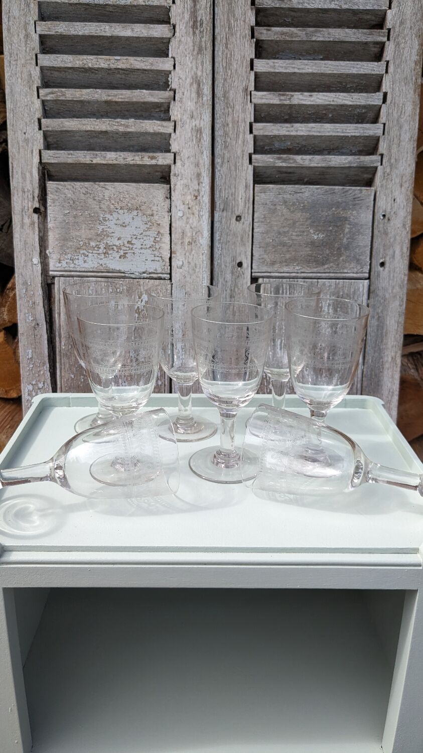 Verres en cristal gravés