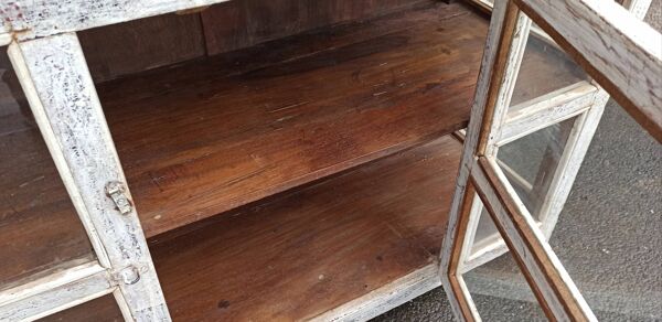 Petite vitrine ancienne en bois blanc