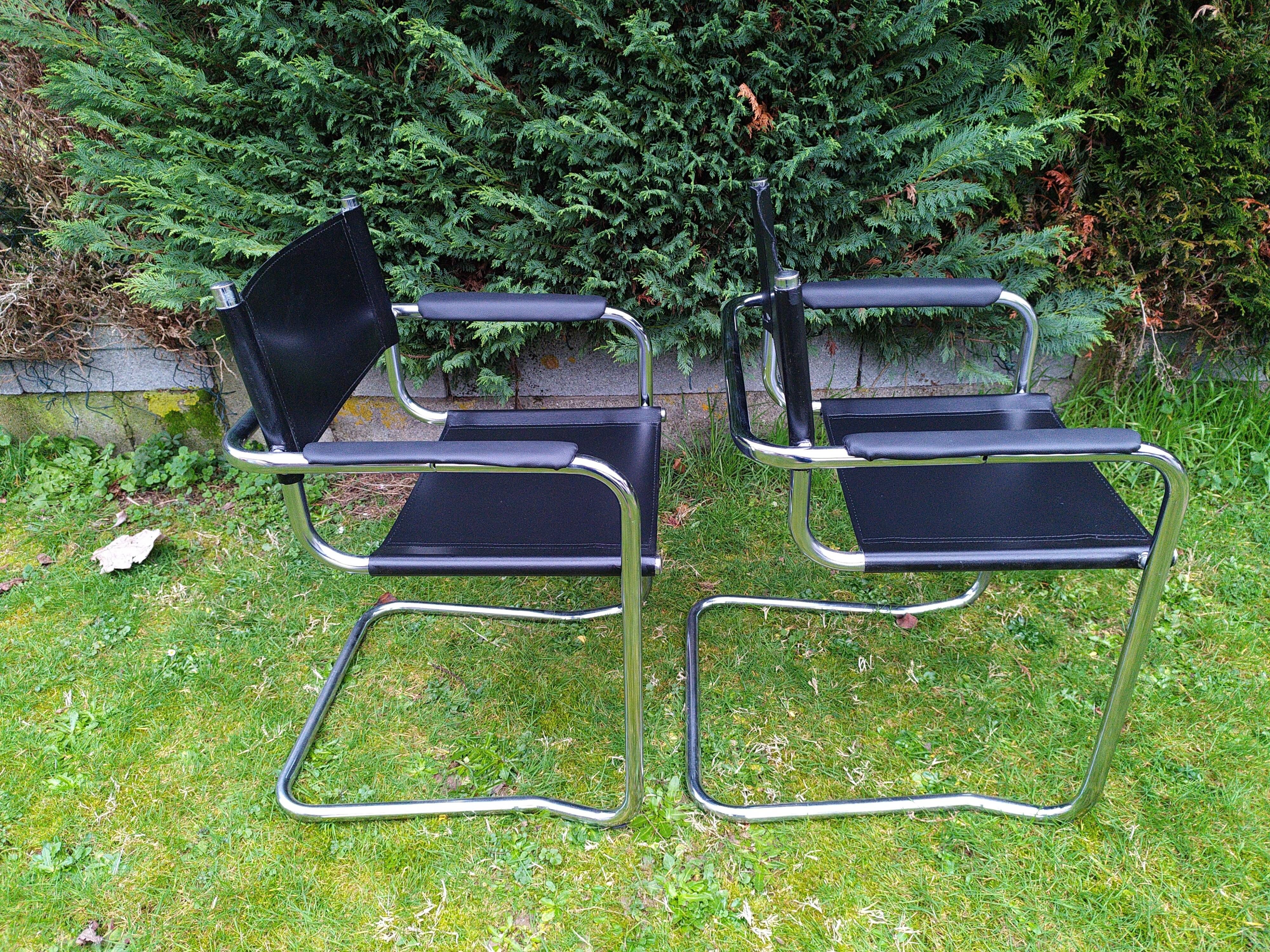 Set of 2 cantilever chairs in the style of Mart Stam.