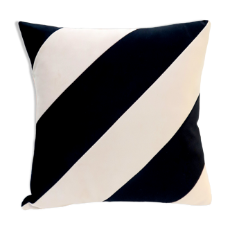 Velvet cushion