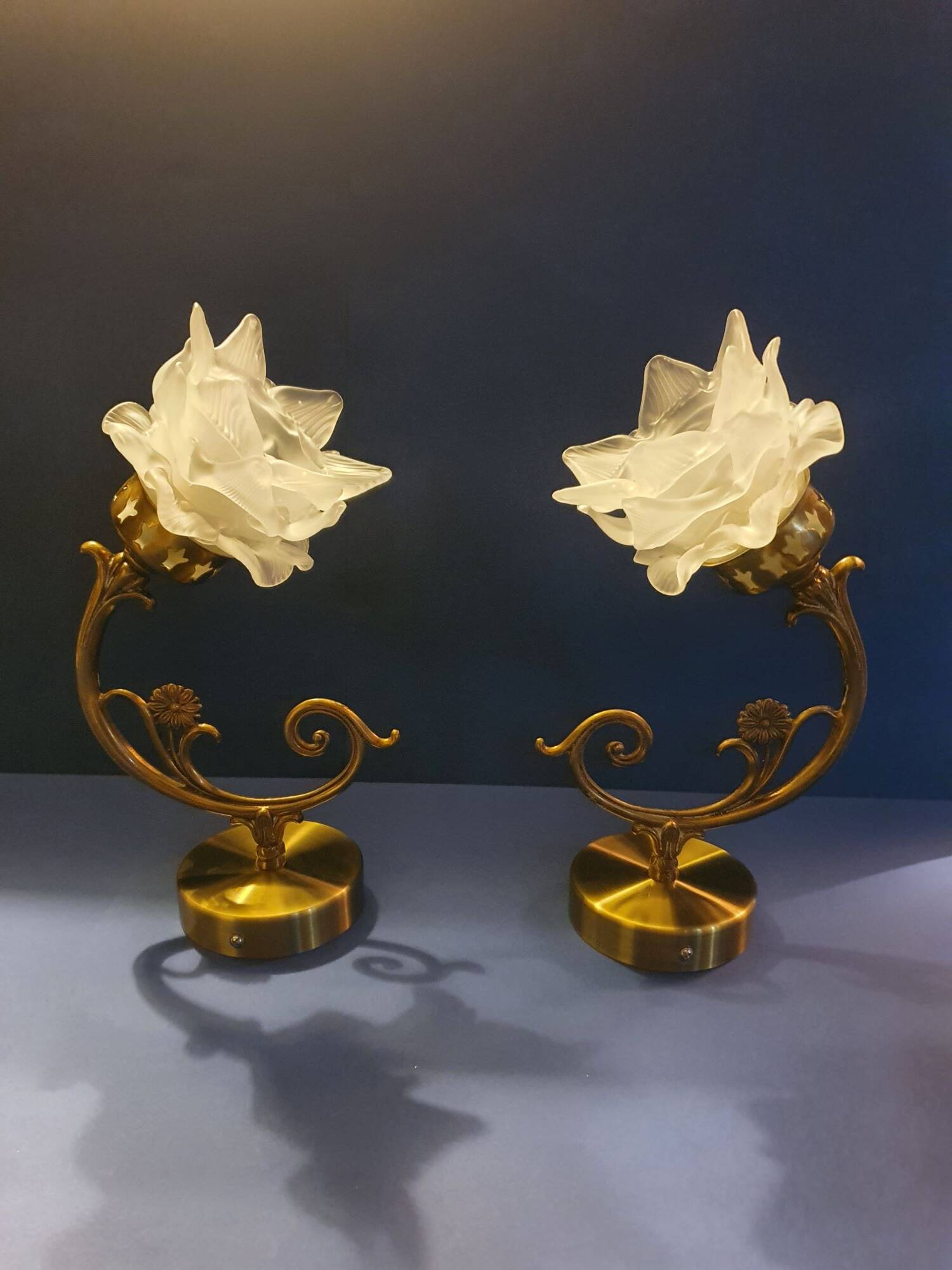 Paire d'appliques murales Art-Déco rose années 50 vintage France
