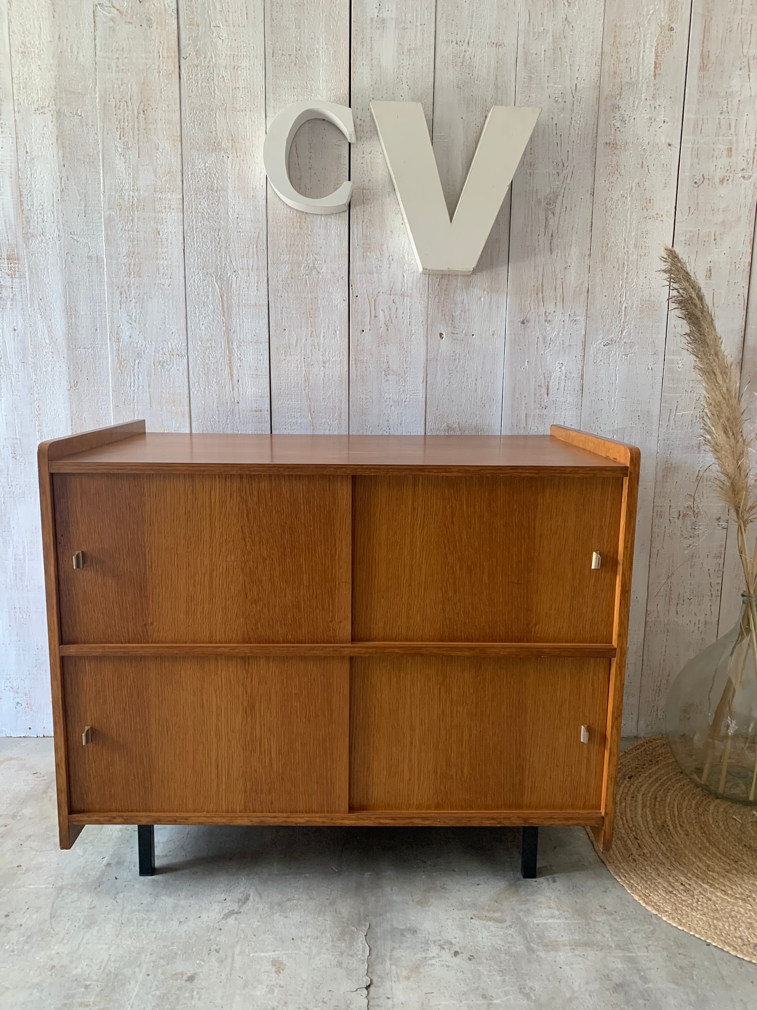 Buffet/modernist enfilade