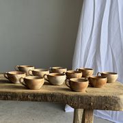 11 tasses à café vintage en grès mat brut