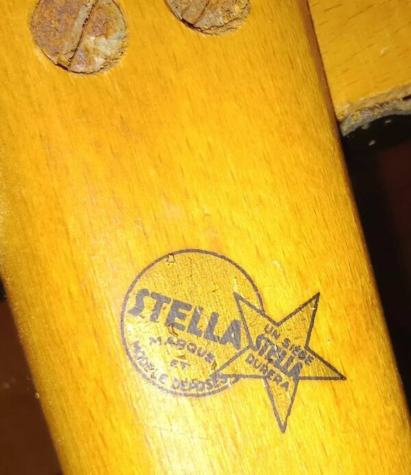Chaise Stella estampillée, 1950-1960
