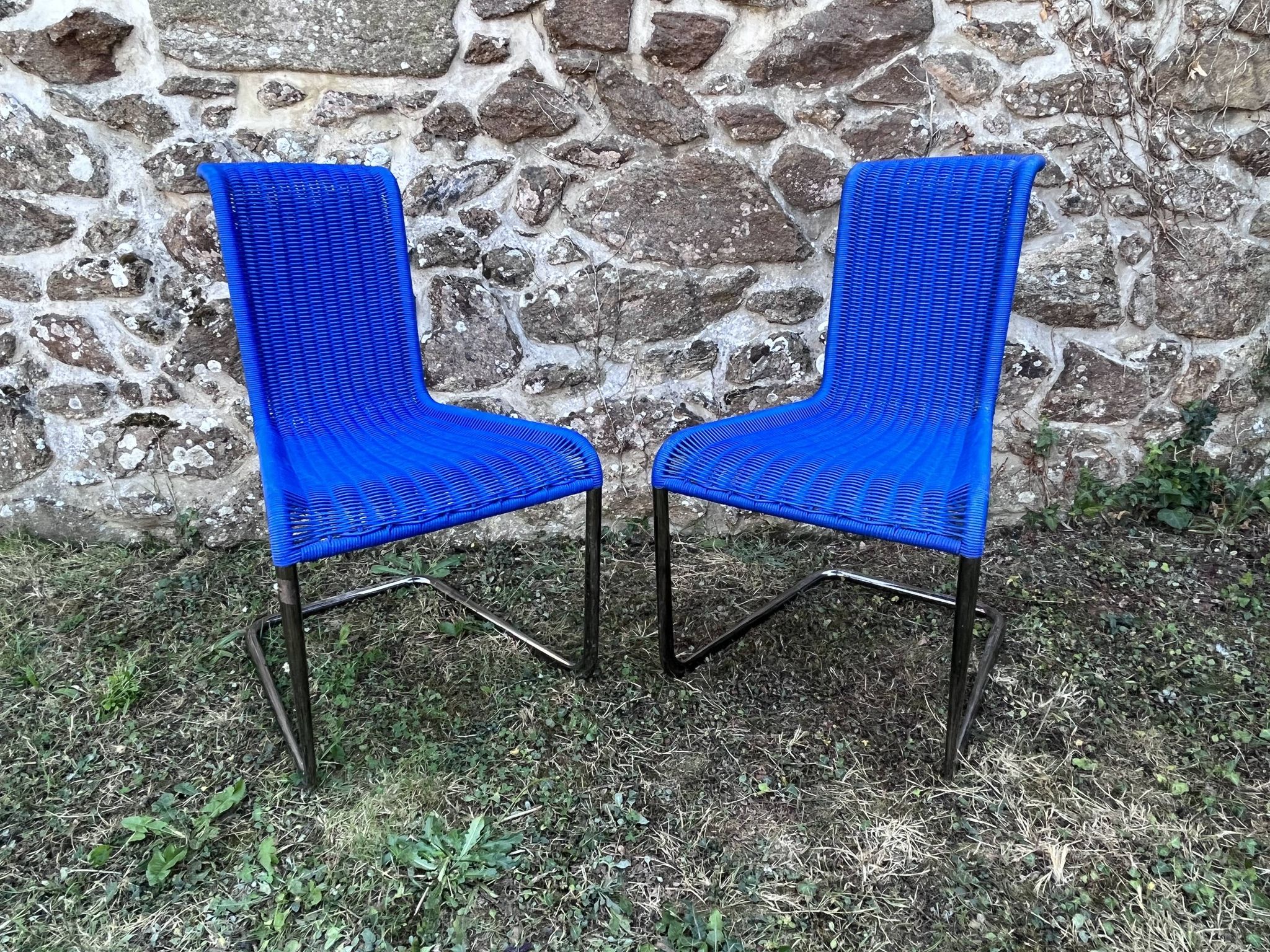 Cantilever B20 chairs published by Tecta