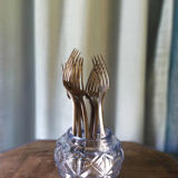 8 silver metal forks