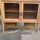 Vitrine vaisselier vintage en bois massif art déco 1950