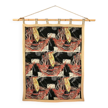 Tapisserie murale avec motif de voiliers sur tige en bambou, Italie années 1940.