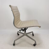 Swivel armchair by Charles & Ray Eames for Herman Miller, 1960