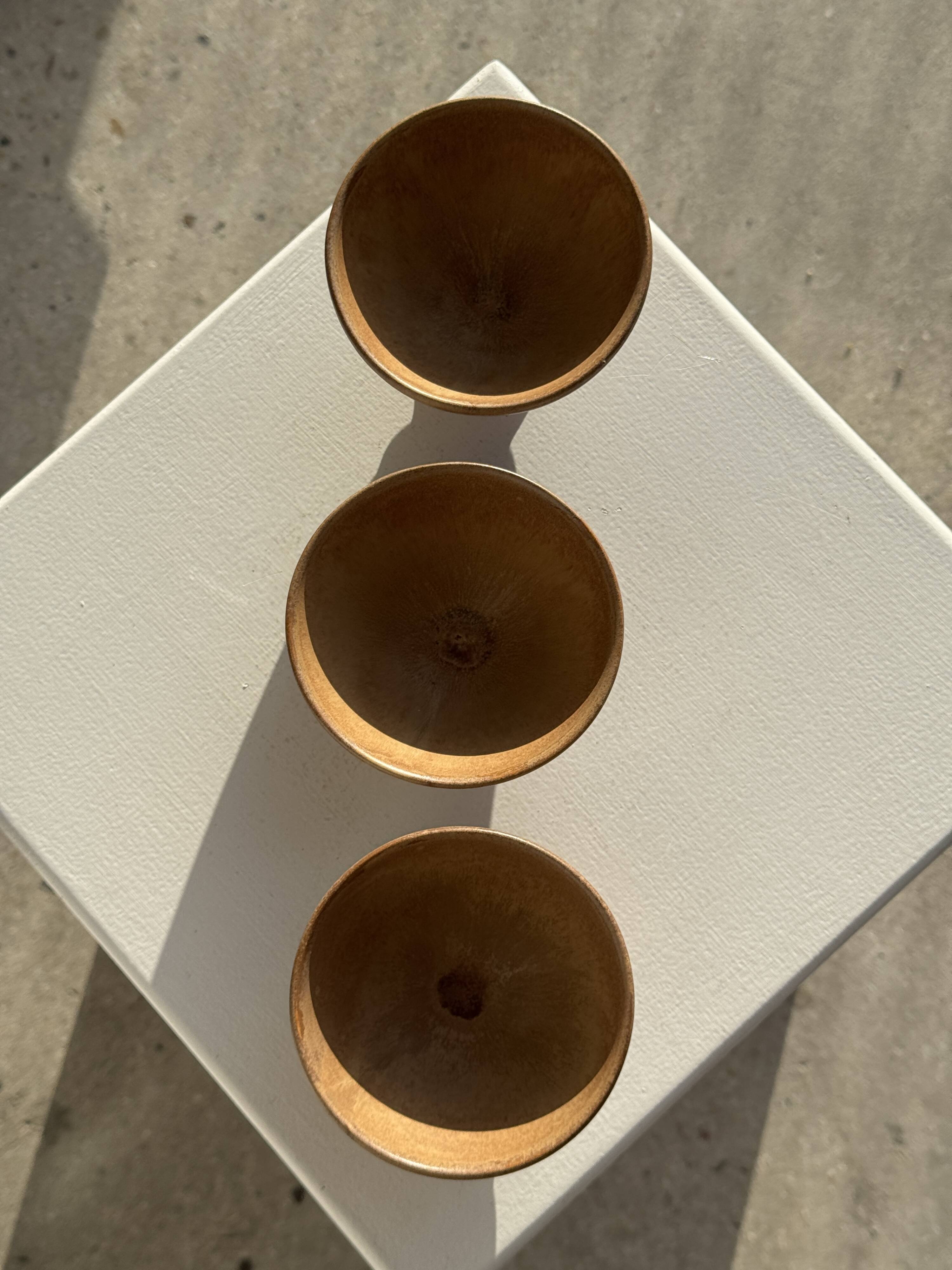 Set of 3 vintage mini bowls on foot, stoneware on pedestal H9 D10.