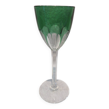 Verre à vin en cristal Baccarat modèle Genova doublé vert