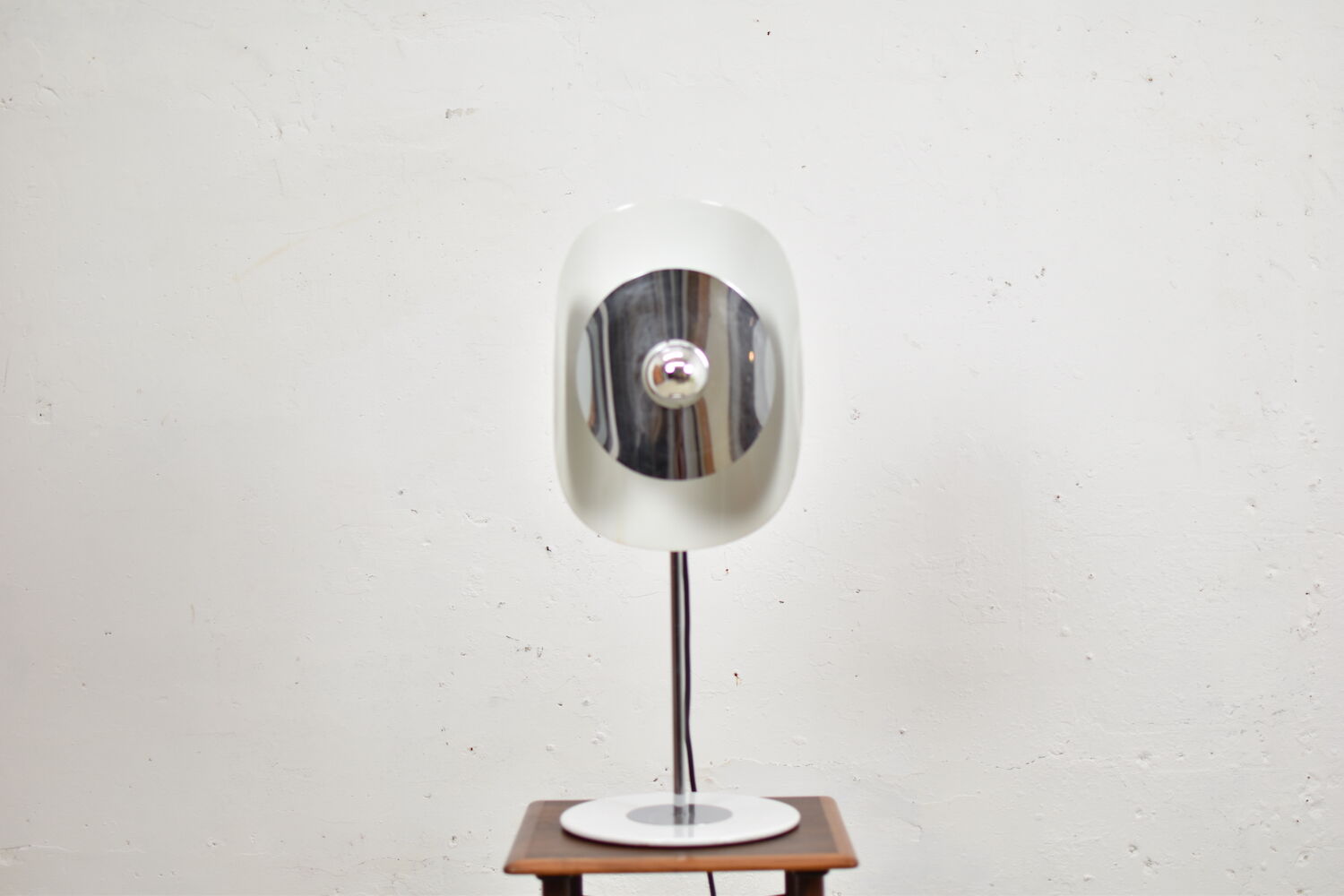 Lampe de table par Brevetatto Italie des années 1970.