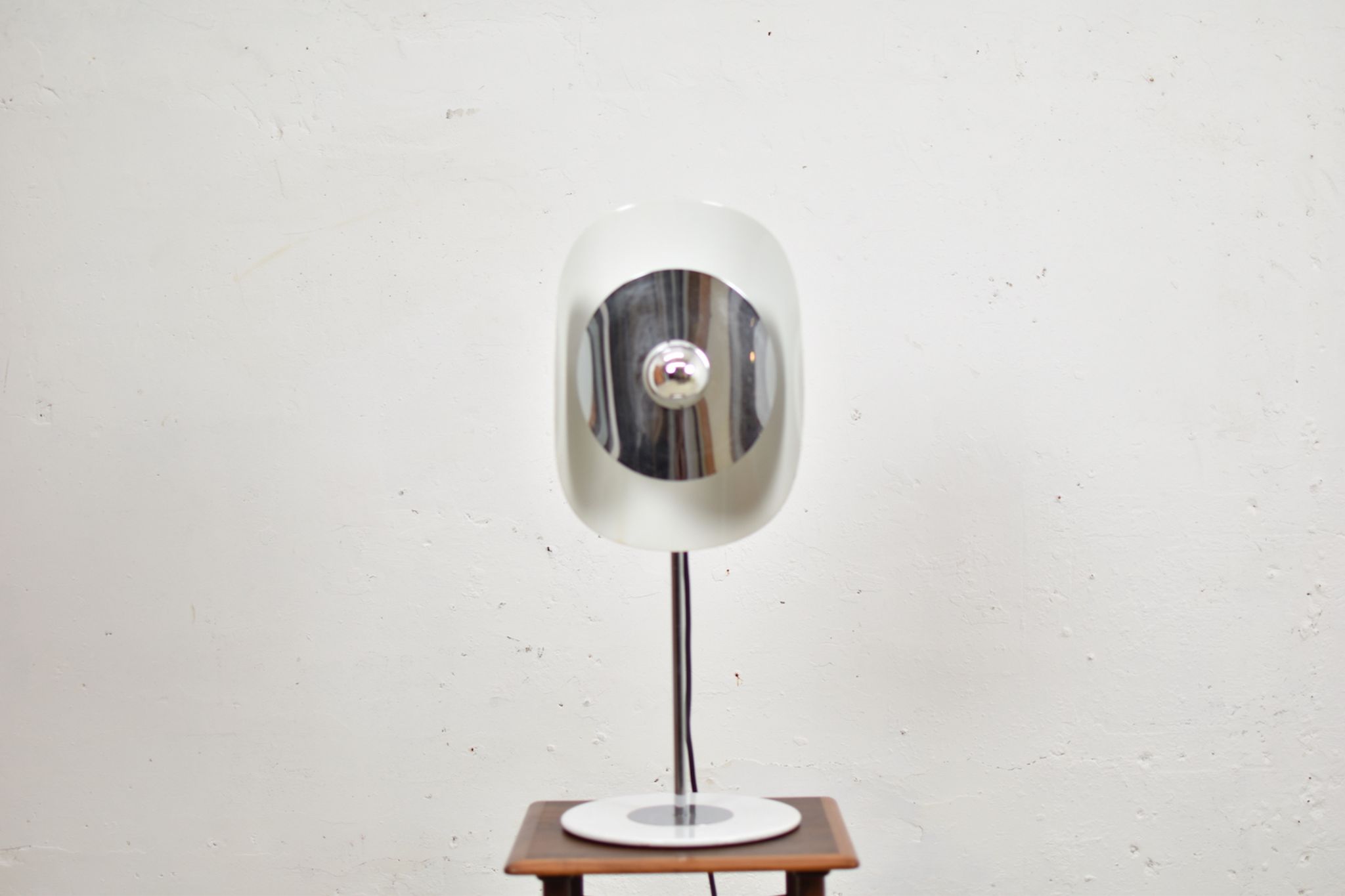 Lampe de table par Brevetatto Italie des années 1970.