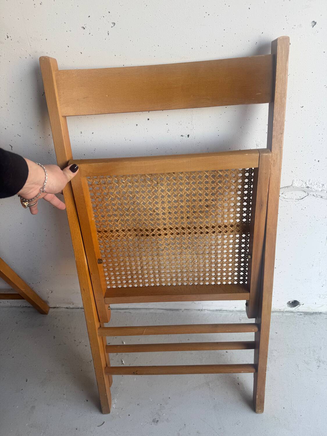 Set of 5 vintage folding chairs in beech and cane – Italy, 1970s