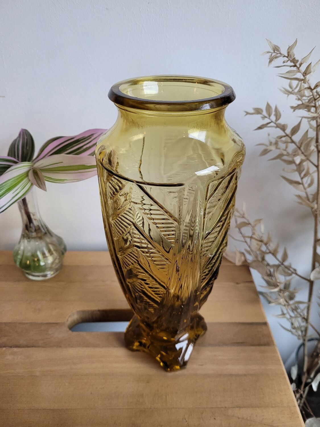 Art Deco vase molded glass