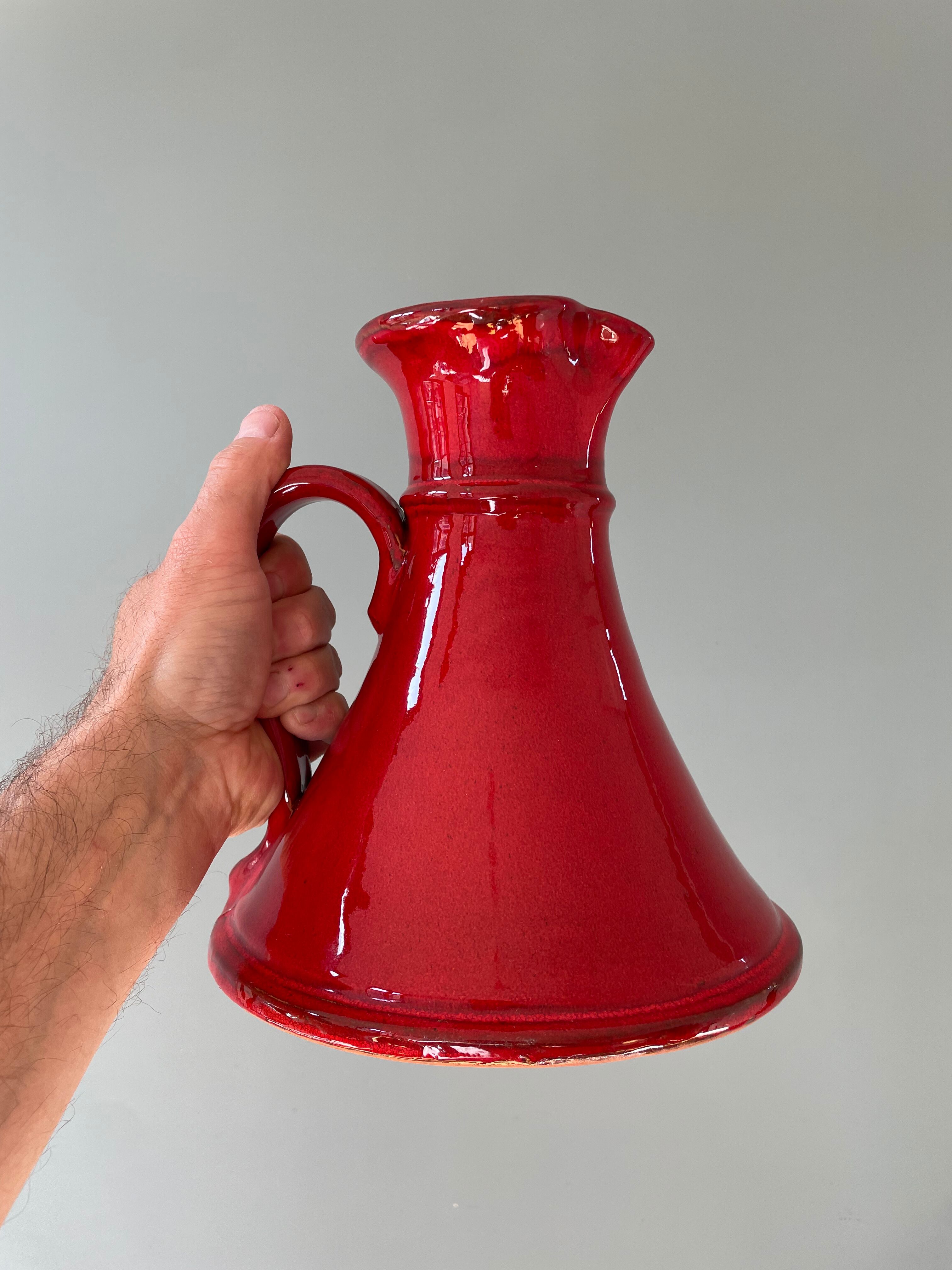 Wide pitcher in glazed sandstone