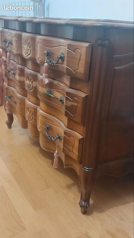 Commode style régence