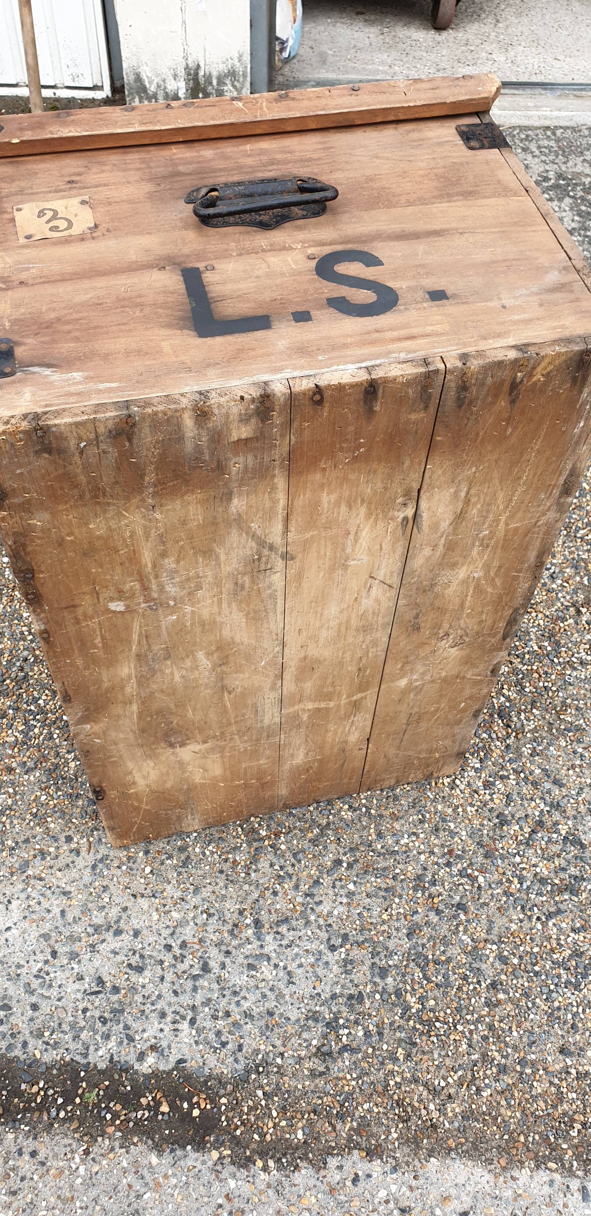 Wooden chest workshop