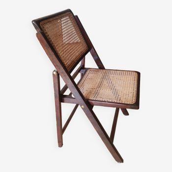 Foldable chair wooden cannage