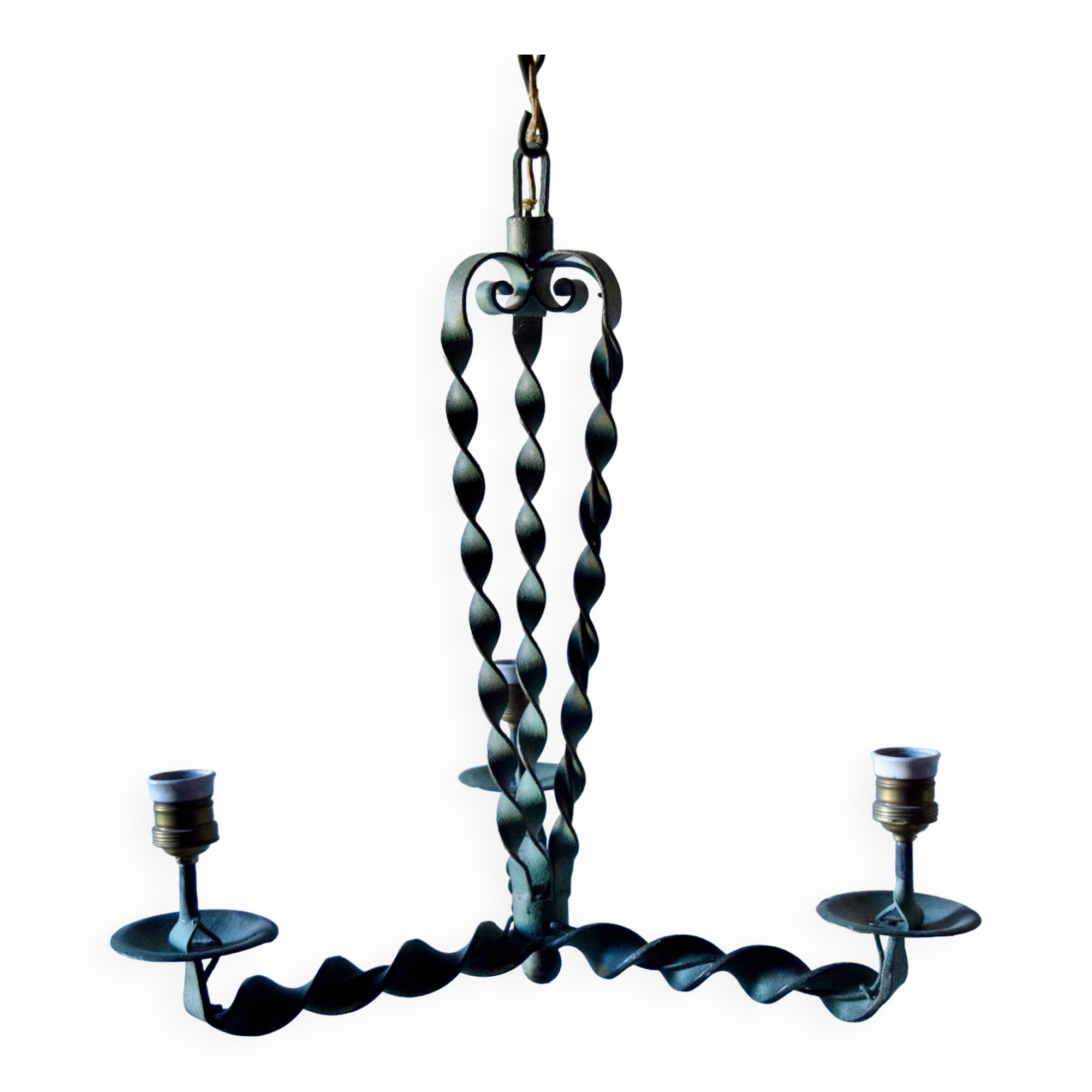 Ancien lustre en fer forgé
