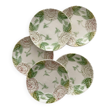 5 assiettes anciennes en barbotine décor de roses