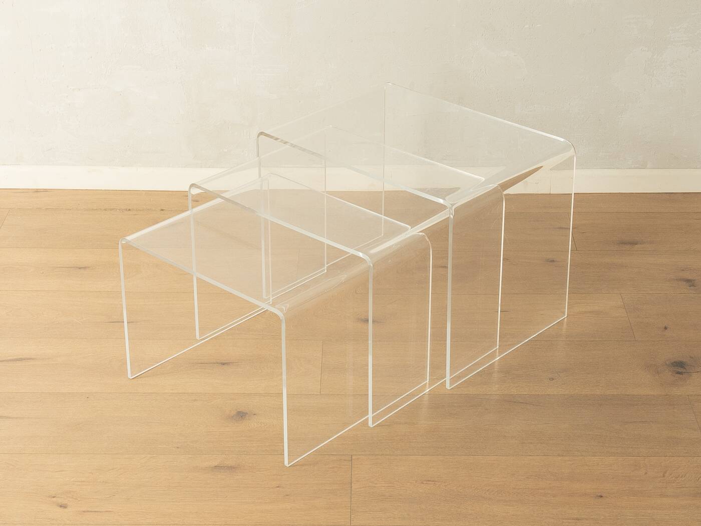 Tables gigognes en acrylique des années 1960