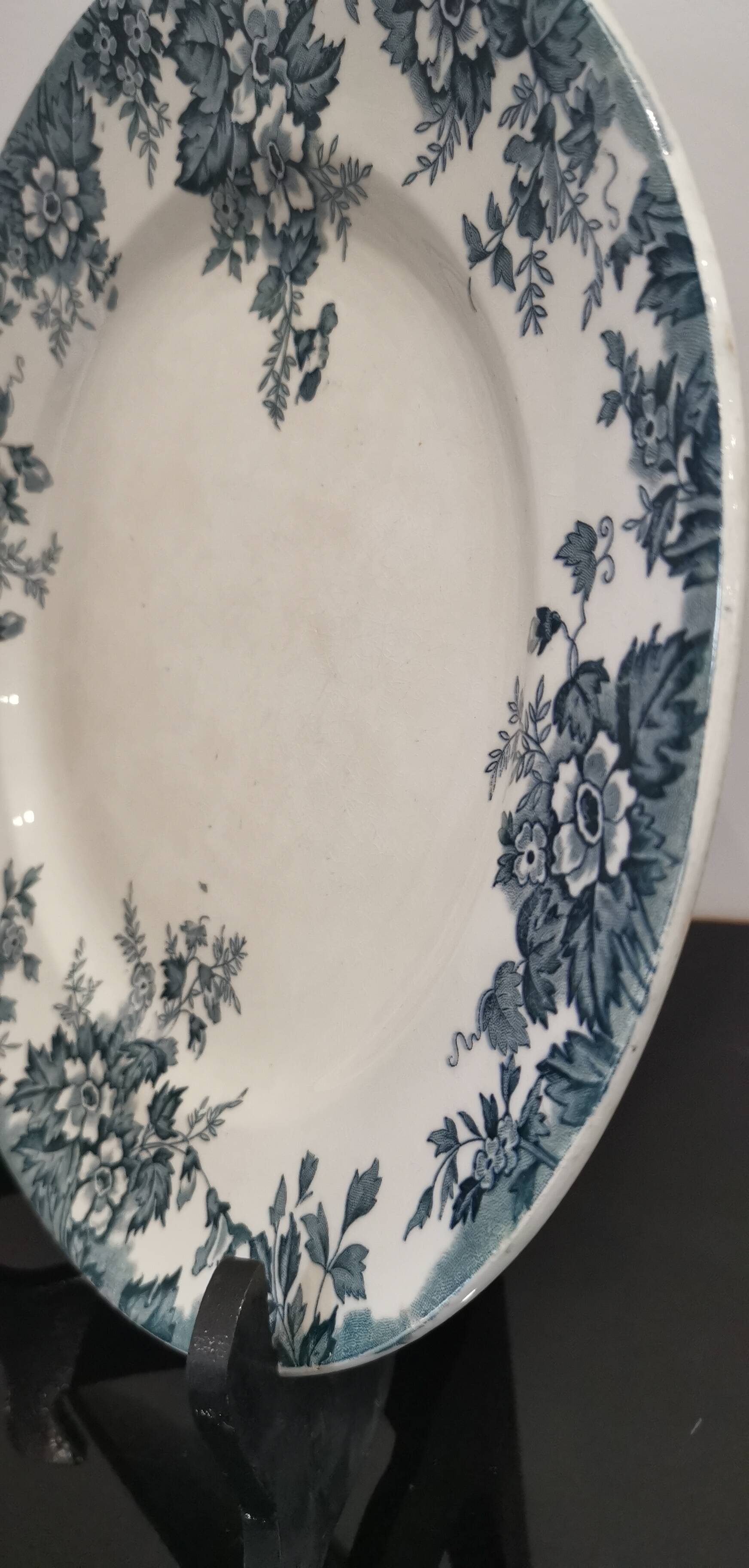 Old Moulin des loups dish Marie Louise iron earth model 29.5cm