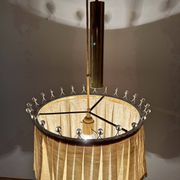 Suspension réglable avec contrepoids par Vereinigte Werkstätten München