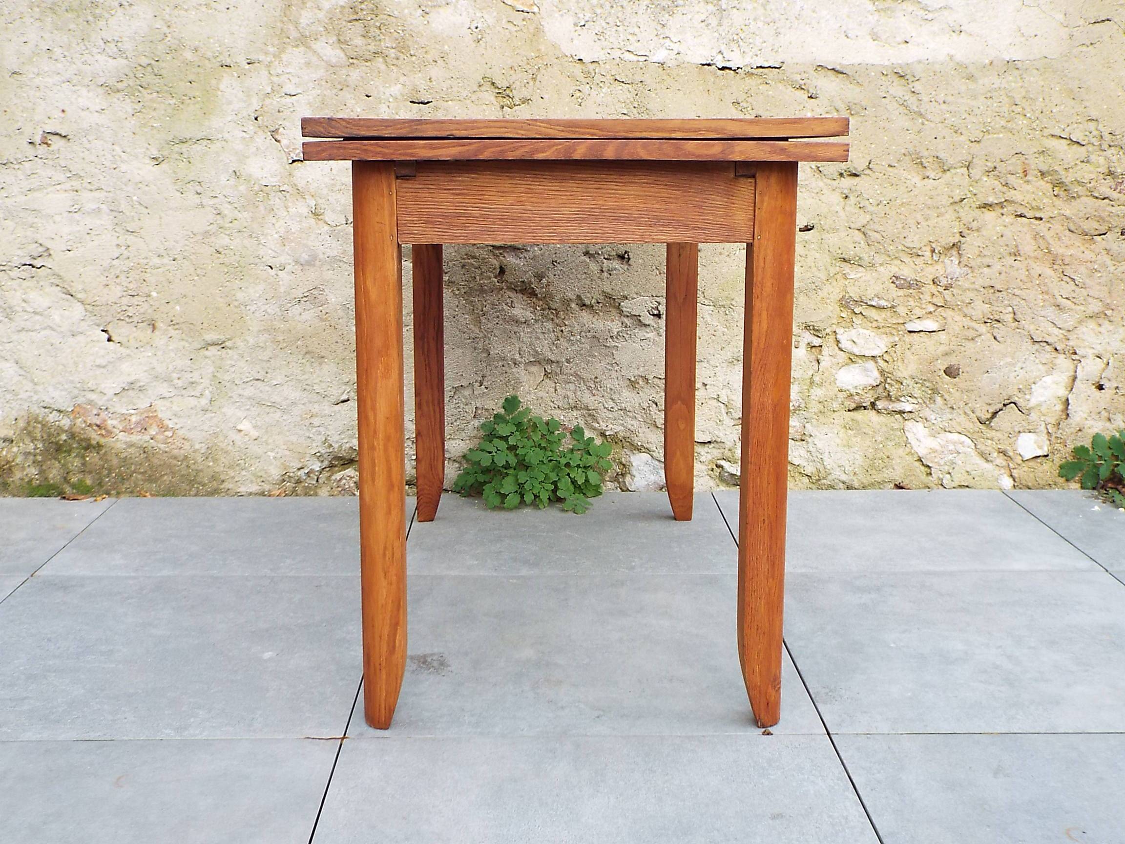 Table style art déco
