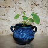 Flaming ceramic tripod pot to divert into pot cache