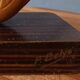 Paire de serre livres en bois sculpté