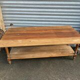 Tailor's table / cloth merchant's table