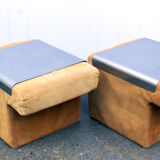 Paire de bouts de canape en daims et inox
