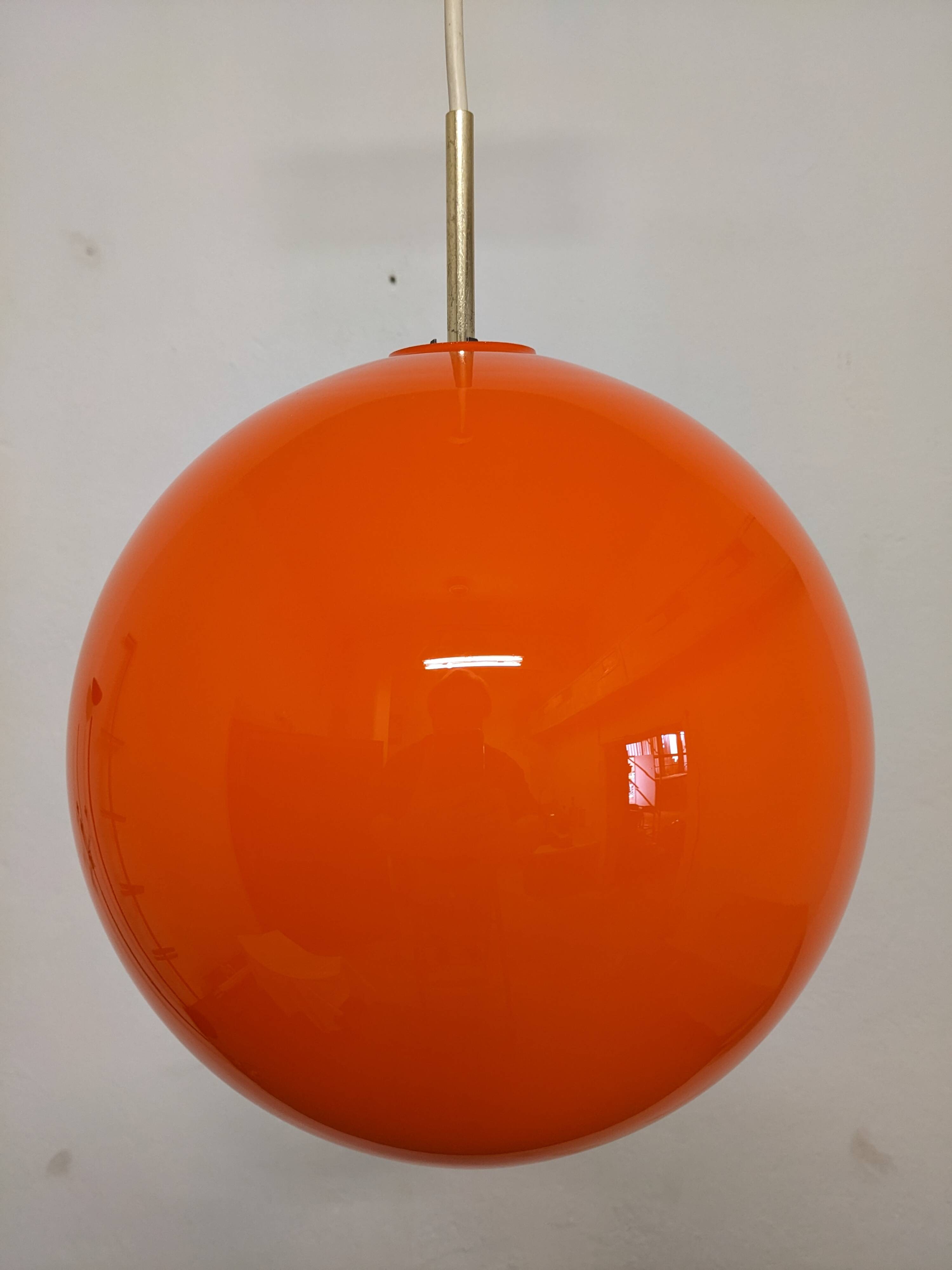 Suspension boule XL en opaline orange des années 60/70