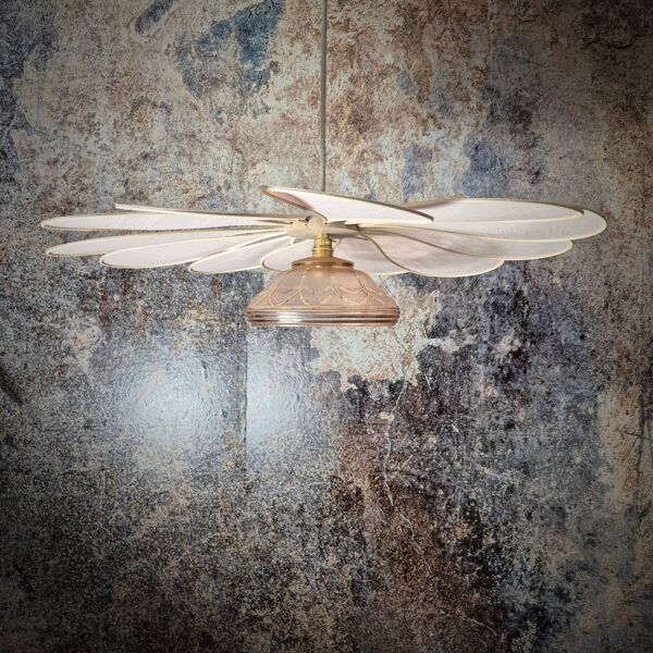 Suspension fleur, 12 pétales en rotin et lin rose, globe vintage en verre