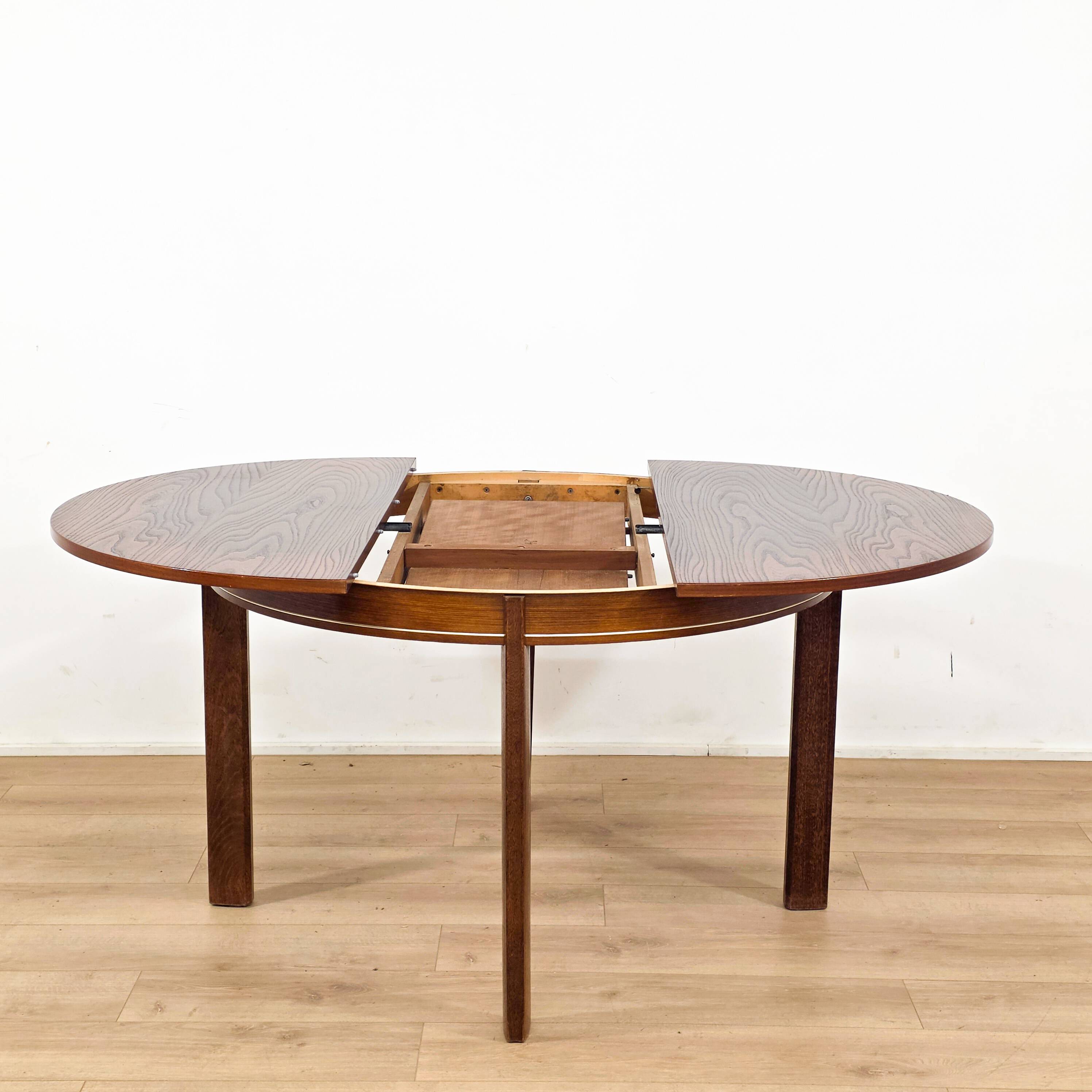 Extendable dining table in solid wood – 1970s