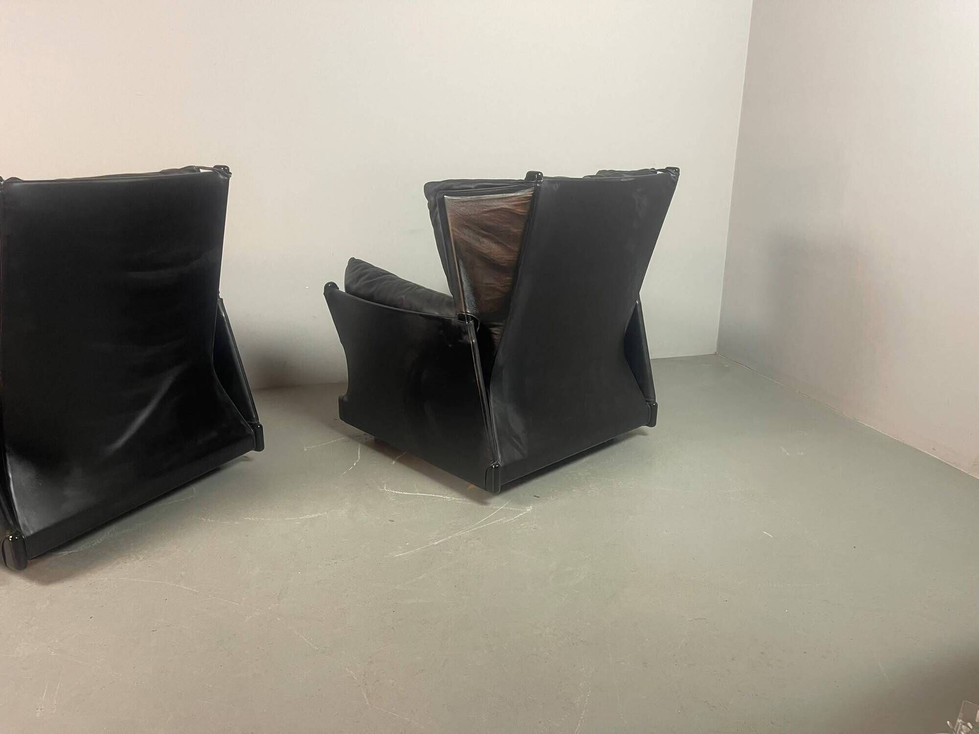 Cassina Lounge Chairs ‘Viola d’Amore’ by Piero de Martini