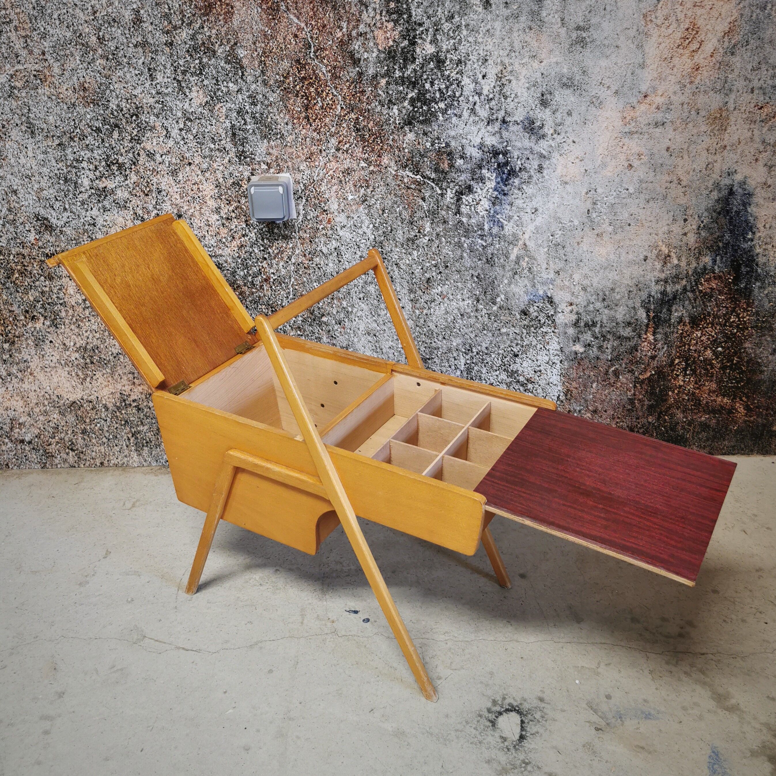 Vintage foot compass worker