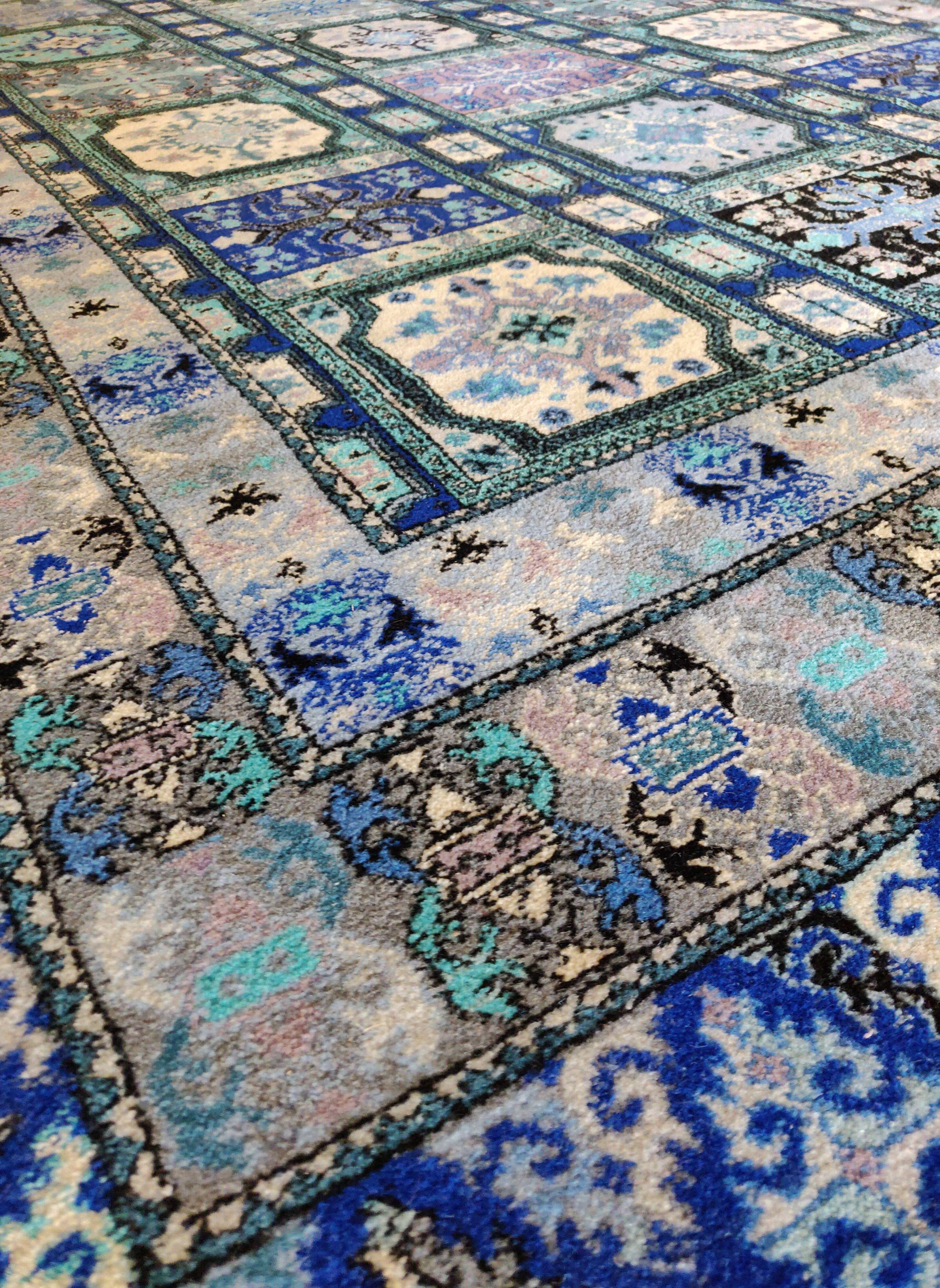 Large handmade Moroccan wool rug 290 cm